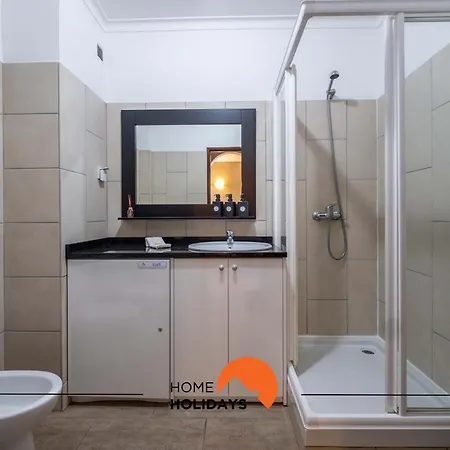 #018 T2 Elisabete By Holidays *