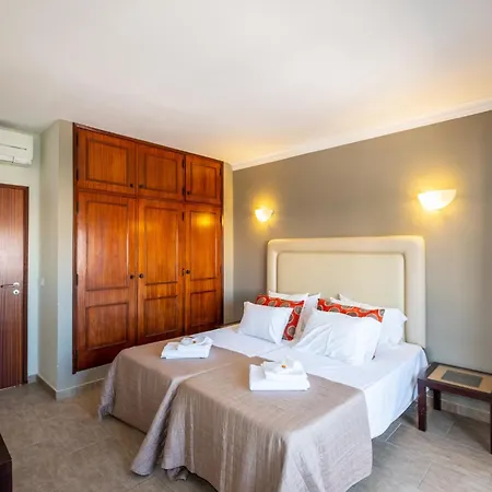 #018 T2 Elisabete By Holidays Appartement Albufeira