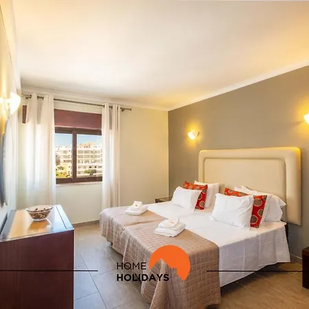 #018 T2 Elisabete By Holidays Apartment