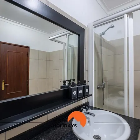 #018 T2 Elisabete By Holidays Apartment Albufeira